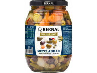 Смесь MEZCLADILLO оливки, каперсы, овощи Bernal, 950 г (600 г)